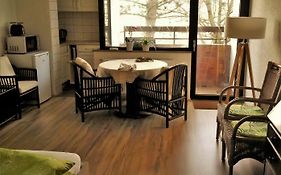 Ruhiges Apt. direkt am Naherholungsgebiet mit Seeblick, Zentrum 5min, Messe 18min